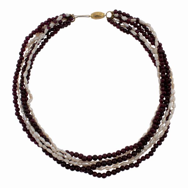 Collana a torchon composta da granati e perle di fiume  - Asta Gioielli Orologi Bijoux Vintage Web Only - Associazione Nazionale - Case d'Asta italiane