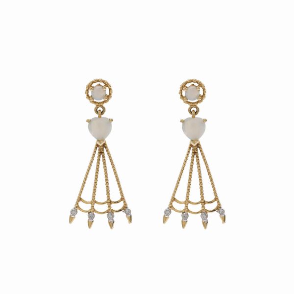 Orecchini pendenti in oro giallo 18kt opali arlecchino e diamanti  - Asta Gioielli Orologi Bijoux Vintage Web Only - Associazione Nazionale - Case d'Asta italiane