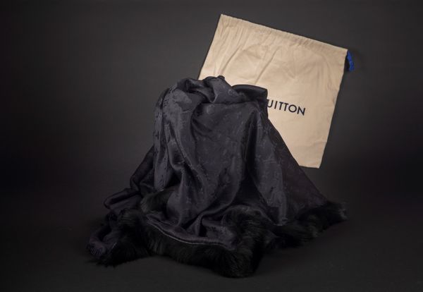 Louis Vuitton : Grand Foulard  - Asta Luxury Fashion - Associazione Nazionale - Case d'Asta italiane