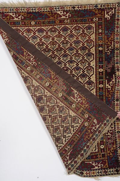 Tappeto Shirvan Daghestan, Caucaso fine XIX iniziio XX secvolo  - Asta Tappeti antichi dalla collezione di Manlio e Raoul Cabib - Associazione Nazionale - Case d'Asta italiane