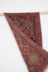 Tappeto Shirvan, Caucaso fine XIX secolo  - Asta Tappeti antichi dalla collezione di Manlio e Raoul Cabib - Associazione Nazionale - Case d'Asta italiane