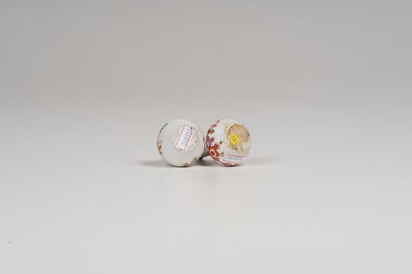 Due bottigliette porta profumo<BR>Meissen, 1740 circa  - Asta Maioliche e Porcellane - Associazione Nazionale - Case d'Asta italiane
