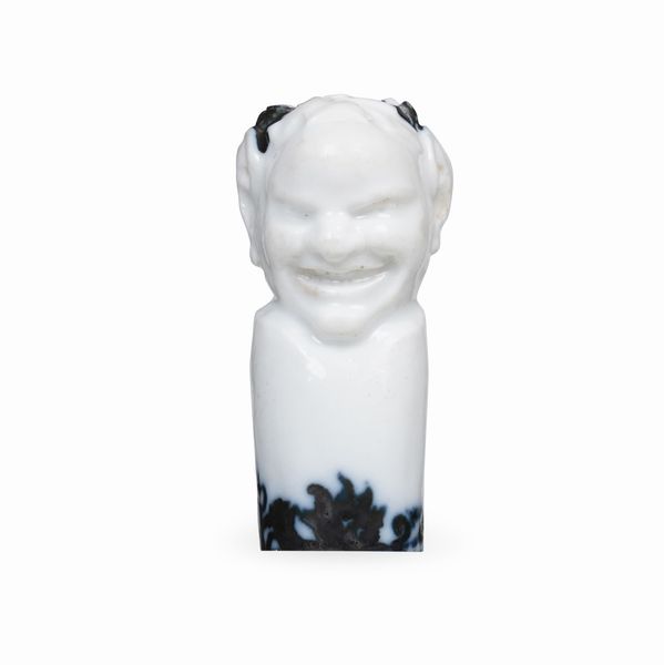 Pomo da bastone<BR>Probabilmente Francia, Manifattura di Saint Cloud, secondo terzo del XVIII secolo<BR>  - Asta Maioliche e Porcellane - Associazione Nazionale - Case d'Asta italiane