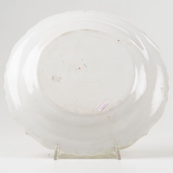 Grande piatto<BR>Belgio, Manifattura di Tournai, seconda met� del XVIII secolo<BR>  - Asta Maioliche e Porcellane - Associazione Nazionale - Case d'Asta italiane