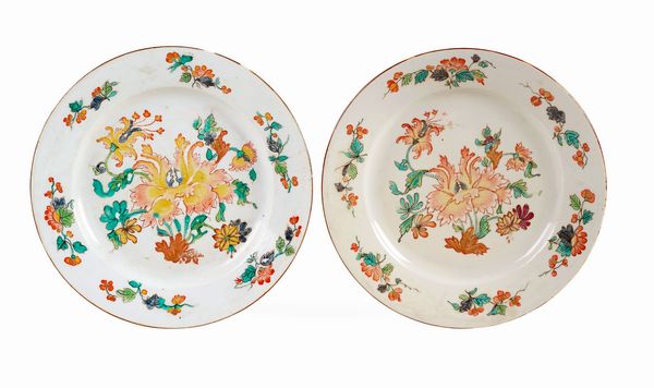Coppia di piatti con decoro �a tulipano�<BR>Doccia, Manifattura di Carlo Ginori, 1750-1755  - Asta Maioliche e Porcellane - Associazione Nazionale - Case d'Asta italiane