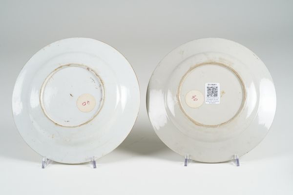 Coppia di piatti con decoro �a tulipano�<BR>Doccia, Manifattura di Carlo Ginori, 1750-1755  - Asta Maioliche e Porcellane - Associazione Nazionale - Case d'Asta italiane