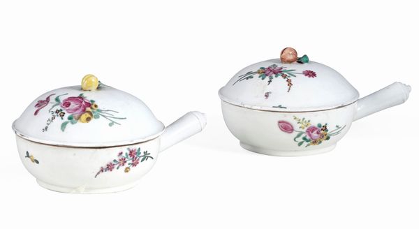 Coppia di padellini con coperchio<BR>Torino, Manifattura di Vinovo, periodo Hannong-Gioanetti, verso il 1780<BR>  - Asta Maioliche e Porcellane - Associazione Nazionale - Case d'Asta italiane
