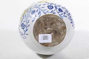 Fiasca<BR>Campania, XIX secolo (?)  - Asta Maioliche e Porcellane - Associazione Nazionale - Case d'Asta italiane