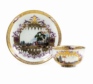 Rara tazza con piattino datata 1734<BR>Meissen, 1734 circa<BR>Pittura di Christian Friedrich Herold<BR>  - Asta Maioliche e Porcellane - Associazione Nazionale - Case d'Asta italiane
