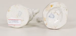 Due figurine<BR>Vienna, Manifattura Imperiale, verso il 1770<BR>  - Asta Maioliche e Porcellane - Associazione Nazionale - Case d'Asta italiane