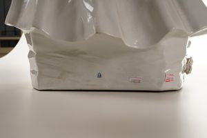 Monumentale scultura di Augusto III<BR>Vienna, XIX secolo<BR>  - Asta Maioliche e Porcellane - Associazione Nazionale - Case d'Asta italiane