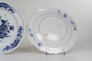 Coppia di piatti<BR>Doccia, Manifattura Ginori, 1750 circa<BR>  - Asta Maioliche e Porcellane - Associazione Nazionale - Case d'Asta italiane