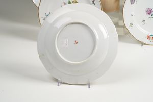 Cinquantanove piatti<BR>Venezia, Manifattura Cozzi, 1780 circa<BR>  - Asta Maioliche e Porcellane - Associazione Nazionale - Case d'Asta italiane