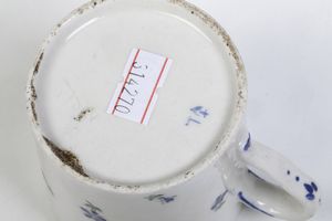 Sei tazze con piattino<BR>Torino, Manifattura di Vinovo, periodo Lomello, 1815-1825<BR>  - Asta Maioliche e Porcellane - Associazione Nazionale - Case d'Asta italiane