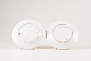 Coppia di piatti<BR>Napoli, 1830 circa<BR>  - Asta Maioliche e Porcellane - Associazione Nazionale - Case d'Asta italiane