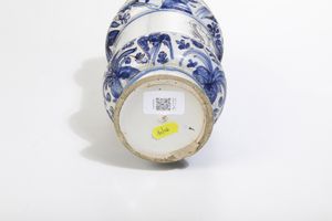 Albarello<BR>Italia Settentrionale (Pavia?), datato “1683”<BR>  - Asta Maioliche e Porcellane - Associazione Nazionale - Case d'Asta italiane