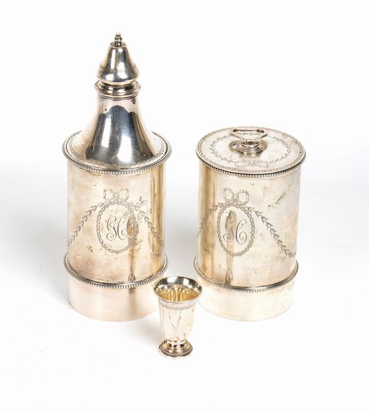 Tahan à Paris. Jean-Pierre Alexandre Tahan : Mobiletto porta tÃ¨ francese con contenitori in argento  - Asta  Arredi Antichi, Oggetti d'Arte, Curiosities con una selezione di tappeti - Associazione Nazionale - Case d'Asta italiane