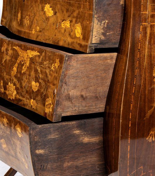 ComÃ² olandese intarsiato  - Asta  Arredi Antichi, Oggetti d'Arte, Curiosities con una selezione di tappeti - Associazione Nazionale - Case d'Asta italiane