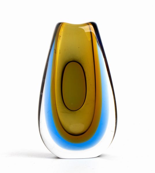 FLAVIO POLI
Chioggia, 1900 - Venezia, 1984 : Vaso in vetro sommerso giallo e blu  - Asta  Arredi Antichi, Oggetti d'Arte, Curiosities con una selezione di tappeti - Associazione Nazionale - Case d'Asta italiane