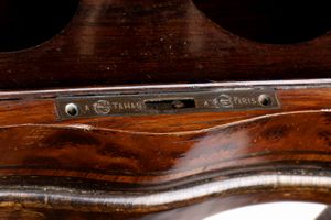 Tahan à Paris. Jean-Pierre Alexandre Tahan : Mobiletto porta tÃ¨ francese con contenitori in argento  - Asta  Arredi Antichi, Oggetti d'Arte, Curiosities con una selezione di tappeti - Associazione Nazionale - Case d'Asta italiane