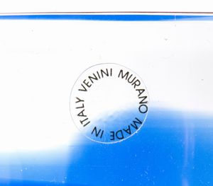 VENINI : Collezione Anelli: vaso in vetro soffiato tricolore  - Asta  Arredi Antichi, Oggetti d'Arte, Curiosities con una selezione di tappeti - Associazione Nazionale - Case d'Asta italiane