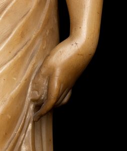 Scultura italiana in alabastro  - Asta  Arredi Antichi, Oggetti d'Arte, Curiosities con una selezione di tappeti - Associazione Nazionale - Case d'Asta italiane