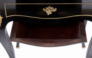 Charles-Guillaume Diehl : Tavolino toletta francese Napoleone III  - Asta  Arredi Antichi, Oggetti d'Arte, Curiosities con una selezione di tappeti - Associazione Nazionale - Case d'Asta italiane