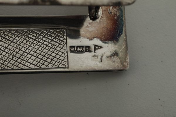Lotto comprendente cucchiaino, portafiammiferi, portafrancobolli, portafiammiferi da tavolo, piÃ¹ lattiera.Inghilterra XIX-XX secolo  - Asta Argenti e Icone - Associazione Nazionale - Case d'Asta italiane