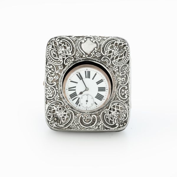 Orologio con cassa in argento. Inghilterra, XX secolo  - Asta Argenti e Icone - Associazione Nazionale - Case d'Asta italiane