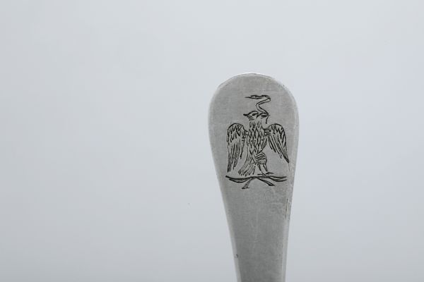 Servizio di posate decorato con stemma. Germania XX secolo  - Asta Argenti e Icone - Associazione Nazionale - Case d'Asta italiane