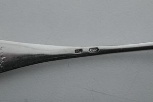 Servizio di posate decorato con stemma. Germania XX secolo  - Asta Argenti e Icone - Associazione Nazionale - Case d'Asta italiane