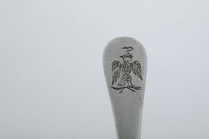 Servizio di posate decorato con stemma. Germania XX secolo  - Asta Argenti e Icone - Associazione Nazionale - Case d'Asta italiane