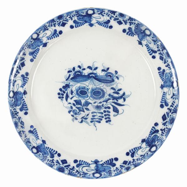 Piatto in ceramica  - Asta Placchette, Medaglie, Sculture e Ceramiche dal XIV al XIX secolo - Associazione Nazionale - Case d'Asta italiane