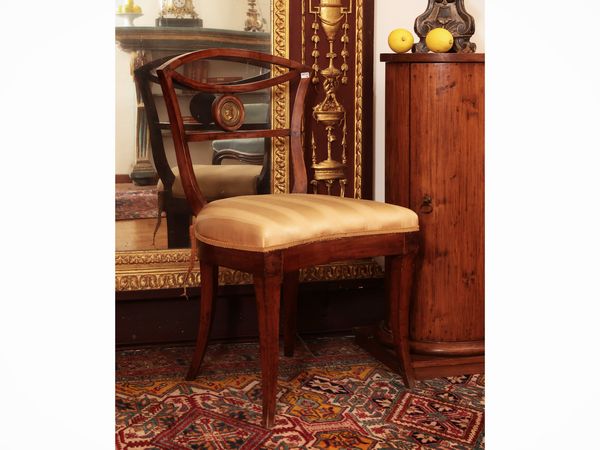 Serie di sei sedie ed una poltroncina in ciliegio  - Asta Dimore fiorentine - Associazione Nazionale - Case d'Asta italiane