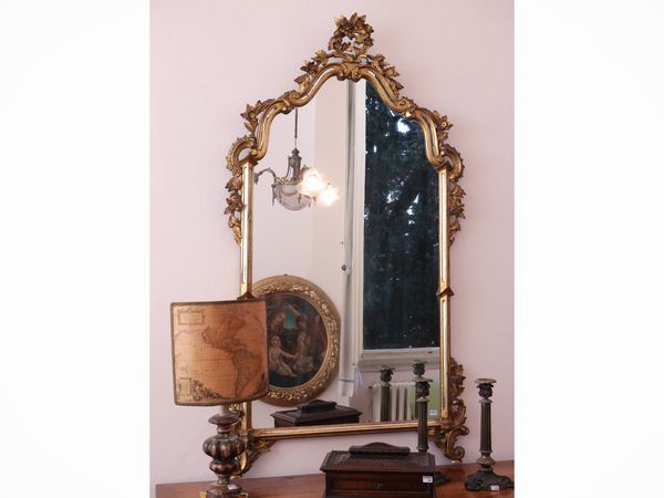 Specchiera con cornice in legno intagliato e dorato  - Asta Dimore fiorentine - Associazione Nazionale - Case d'Asta italiane