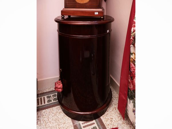 Comodino a colonna in mogano  - Asta Dimore fiorentine - Associazione Nazionale - Case d'Asta italiane