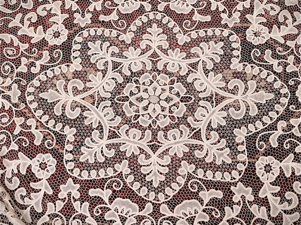 Tovaglia in pizzo veneziano  - Asta Dimore fiorentine - Associazione Nazionale - Case d'Asta italiane