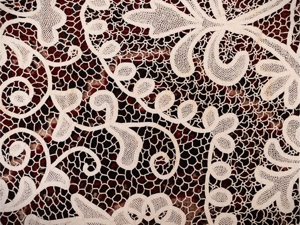 Tovaglia in pizzo veneziano  - Asta Dimore fiorentine - Associazione Nazionale - Case d'Asta italiane