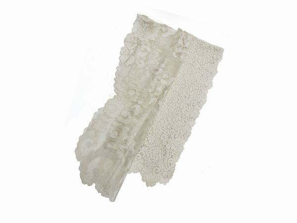 Due veli in tulle bianco  - Asta Dimore fiorentine - Associazione Nazionale - Case d'Asta italiane