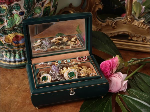 Lotto di bijoux  - Asta Dimore fiorentine - Associazione Nazionale - Case d'Asta italiane
