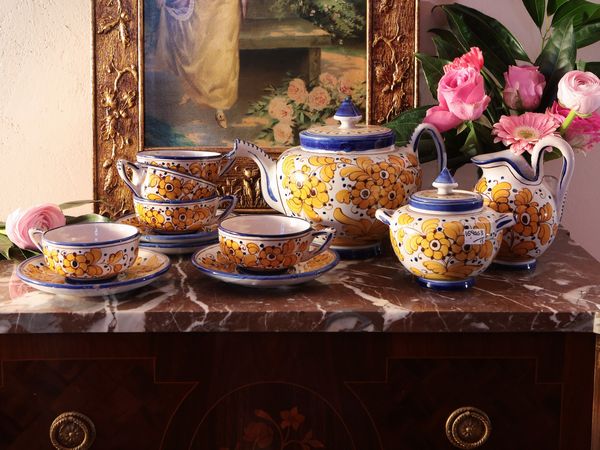 Servizio da tè in terracotta smaltata  - Asta Dimore fiorentine - Associazione Nazionale - Case d'Asta italiane