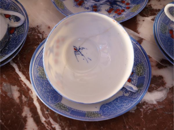 Due servizi da tè in porcellana guscio d'uovo  - Asta Dimore fiorentine - Associazione Nazionale - Case d'Asta italiane