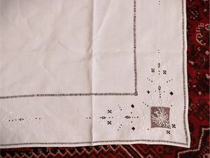 Assortimento di centrini e copricuscini  - Asta Dimore fiorentine - Associazione Nazionale - Case d'Asta italiane