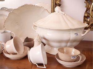 Miscellanea di accessori per la tavola in terraglia e ceramica  - Asta Dimore fiorentine - Associazione Nazionale - Case d'Asta italiane