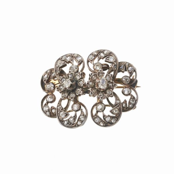 SPILLA A TRALCI CON DIAMANTI  - Asta Gioielli  - Associazione Nazionale - Case d'Asta italiane