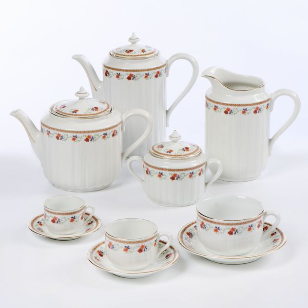 Richard Ginori servizio da caffè e tè in ceramica  - Asta L'Arte della Tavola - Associazione Nazionale - Case d'Asta italiane