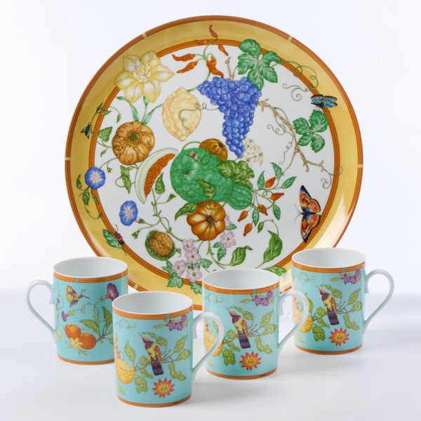 Hermès Siesta Island quattro mug e un piatto da dolce  - Asta L'Arte della Tavola - Associazione Nazionale - Case d'Asta italiane