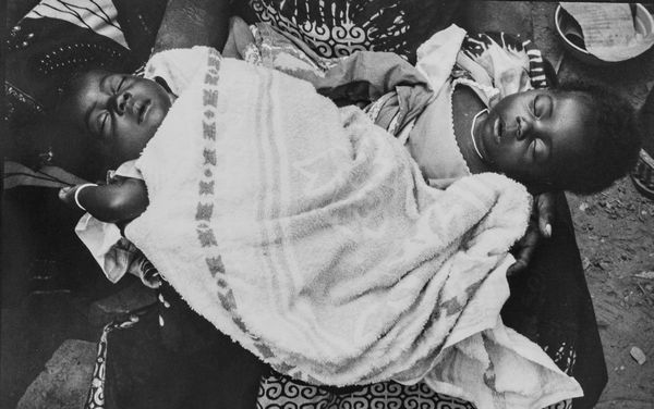 Ferdinando Scianna : Costa D'Avorio  - Asta Fotografia - Associazione Nazionale - Case d'Asta italiane