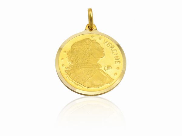 Pietro Annigoni : Medaglia pendente in oro giallo con segno zodiacale della Vergine, Anni Settanta  - Asta I gioielli di Rosa Segreto Annigoni - Associazione Nazionale - Case d'Asta italiane