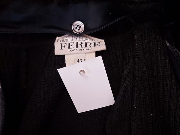 Gianfranco Ferré - Cardigan in lana nero  - Asta Vintagemania - Associazione Nazionale - Case d'Asta italiane